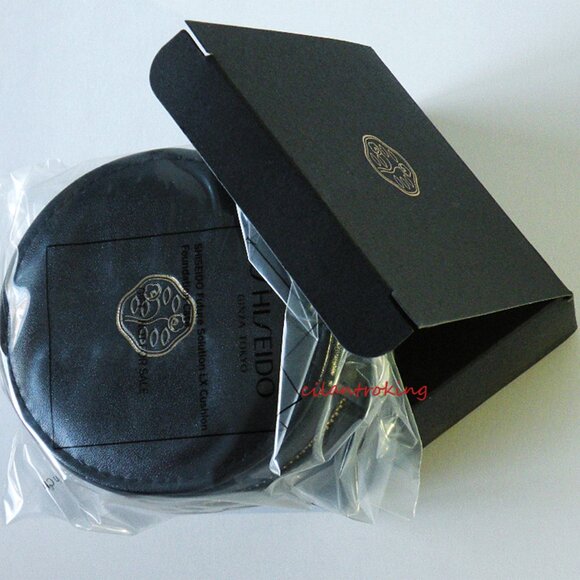 Shiseido Black Faux Leather Cushion Foundation Compact Case with Built-in Mirror - Picture 3 of 3